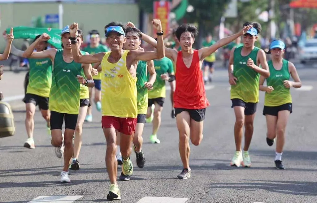 Thuật ngữ phổ biến nhất: "Runner" (Người chạy bộ)