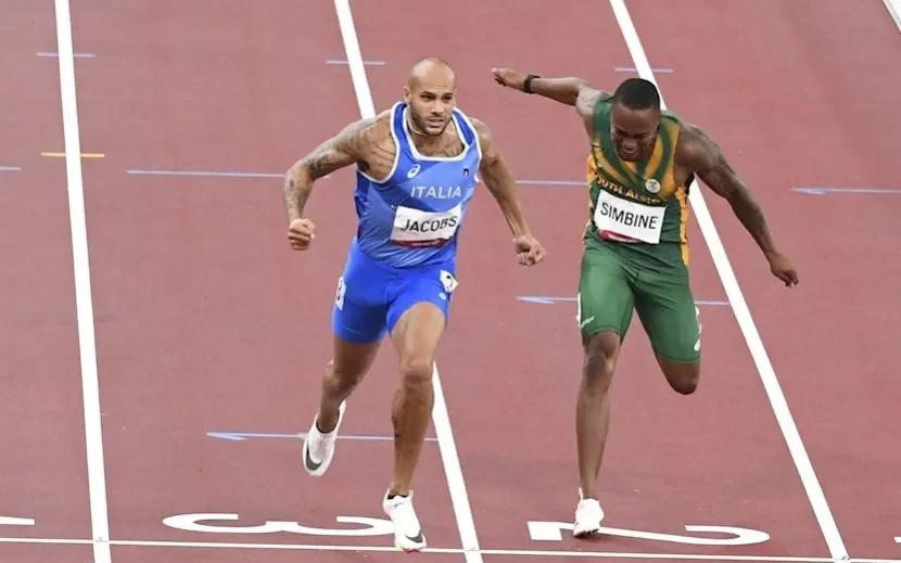 Thế nào là "đạt" khi chạy 100m?